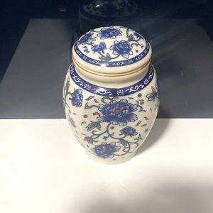 Vintage Porcelain Tryeh Asian Tea Jar